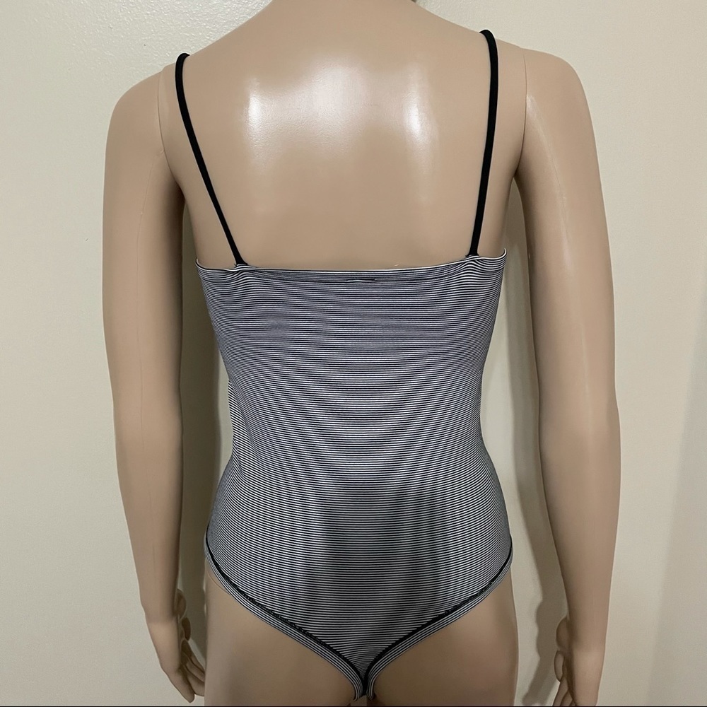 Forever 21 Forever 21 Black & White Body Suit - Picture 5 of 14